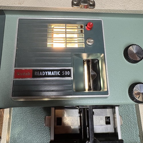 Vintage Kodak 500 Slide Projector Model 1 With Hard Case & Power Cord ~POWERS ON - Picture 2 of 10