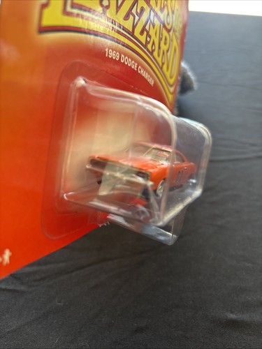 Johnny Lightning Hollywood on Wheels The Dukes Of Hazzard 1969 Dodge Charger - Picture 10 of 15