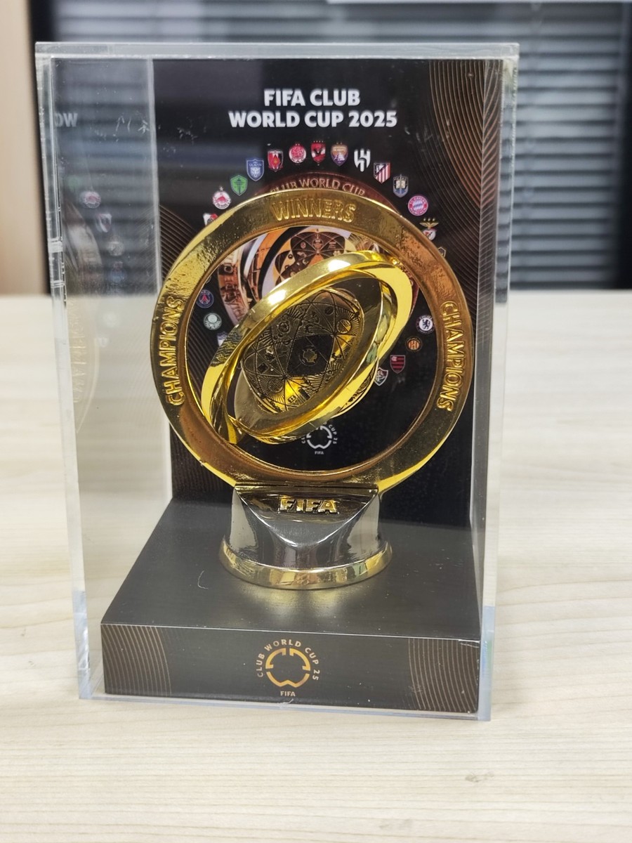FIFA WORLD CUP トロフィー FIFA WORLD CUP TROPHY 1 Oz Silver Statue 2025 | Mints