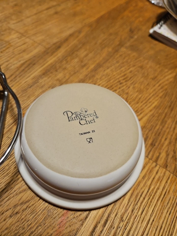 Retired Pampered Chef Spoon Rest #1678 Metal White Round Ceramic Dish - Image 3 of 3