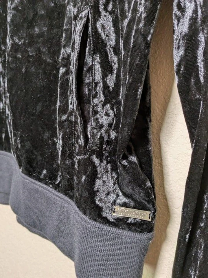 Sudadera con capucha de terciopelo aplastado negro Betsey Johnson Grunge Y2K ropa de salón Foto 2 de 4