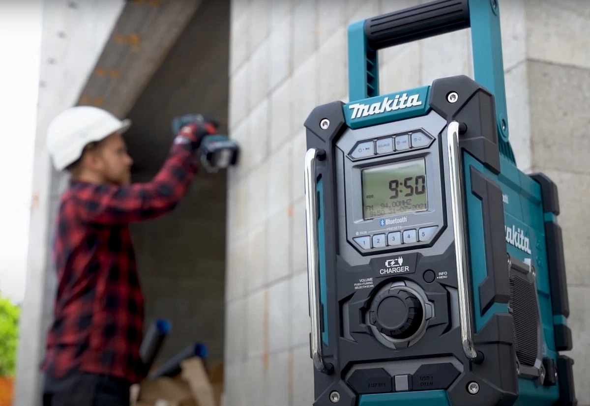 Makita radio online charger 2021