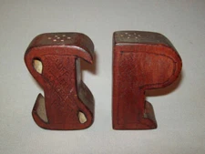 Vtg 1944 Bluff Dwellers Cave Cavern Folk Art Carved Wood Salt Pepper SP Shakers