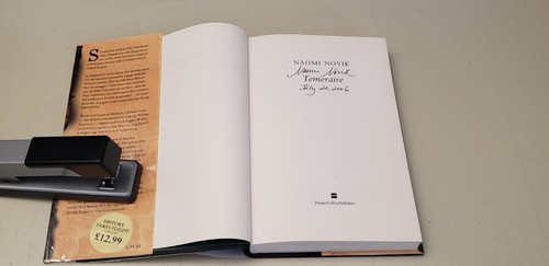 TEMERAIRE - by NAOMI NOVIK *SIGNED* - Imagen 2 de 2
