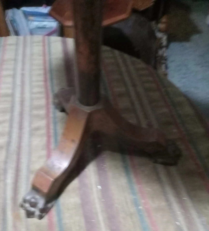 Soporte para plantas de nogal macizo con pies de cobre (PS200) Foto 3 de 3