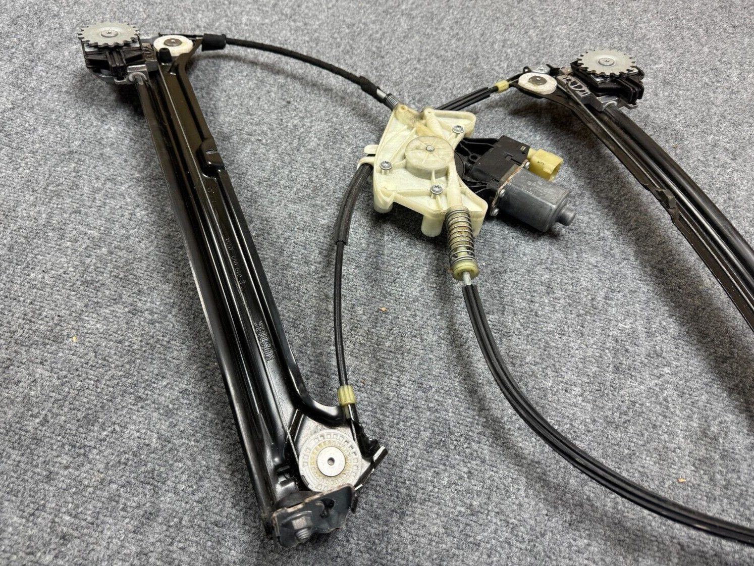 MASERATI GHIBLI M157 14-17 OEM FRONT RIGHT WINDOW GLASS REGULATOR W/ MOTOR 60K
