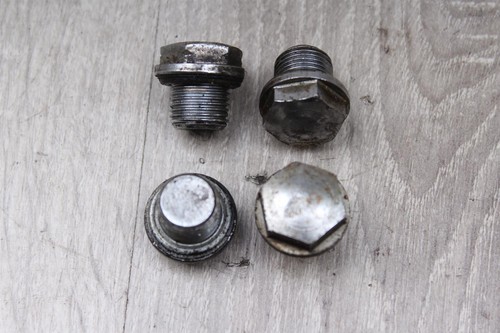 Set Schrauben Nockenwellen Schlepphebelwelle 0,5 Suzuki GSX 750 E GS75X-E 80-83