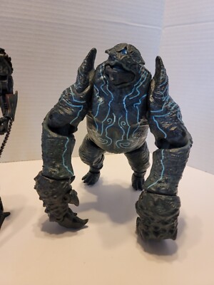 Pacific Rim 2013 NECA Leatherback & Battle Damage Gipsy Danger