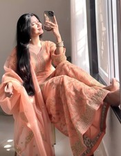 Dernier Naturel Crap Soie Pêche Salwar Kameez Avec Dupatta For Traditionnel Wear