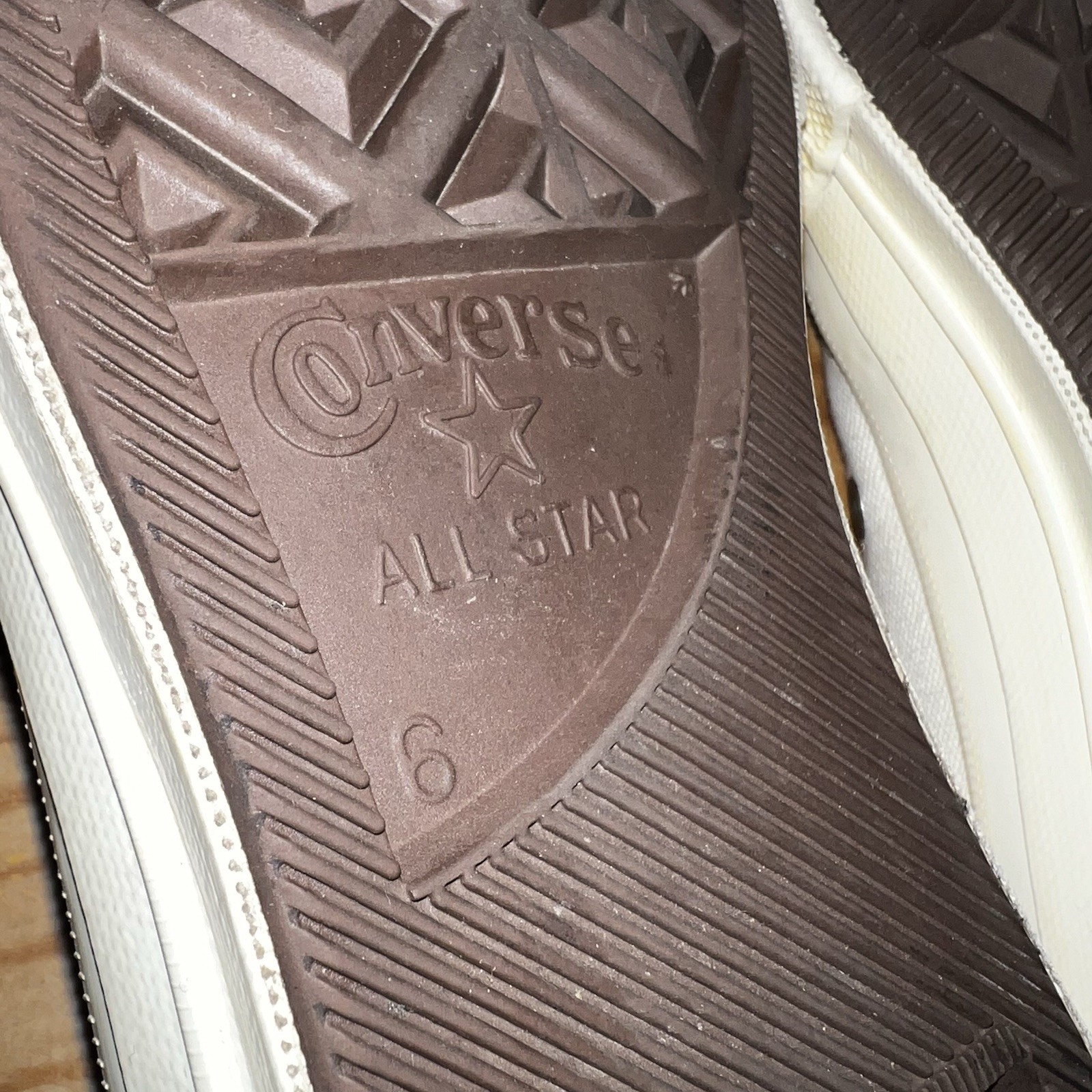 COMME DES GARCONS PLAY x CONVERSE CHUCK 70 LOW MILK 150207C SHOES CDG SIZE 6 thumbnail 7