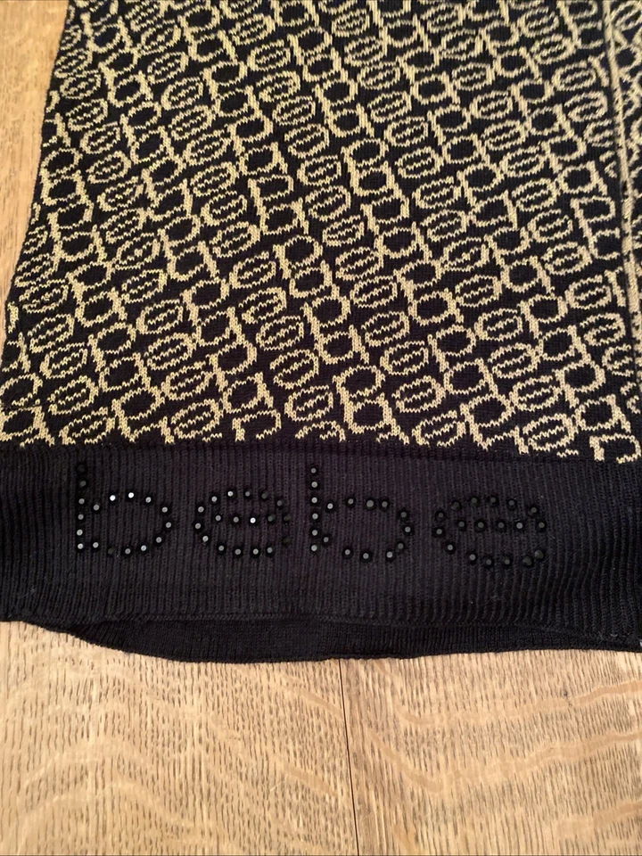 "Bufanda de diseñador Bebe con logotipo de estrás dorado y negro L64"" x W9""" Foto 2 de 4