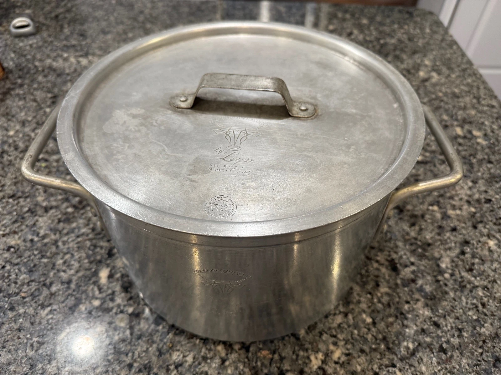 VTG Leyse Toroware Aluminum 12 Qt Stockpot with Lid Restaraunt Grade Equipment