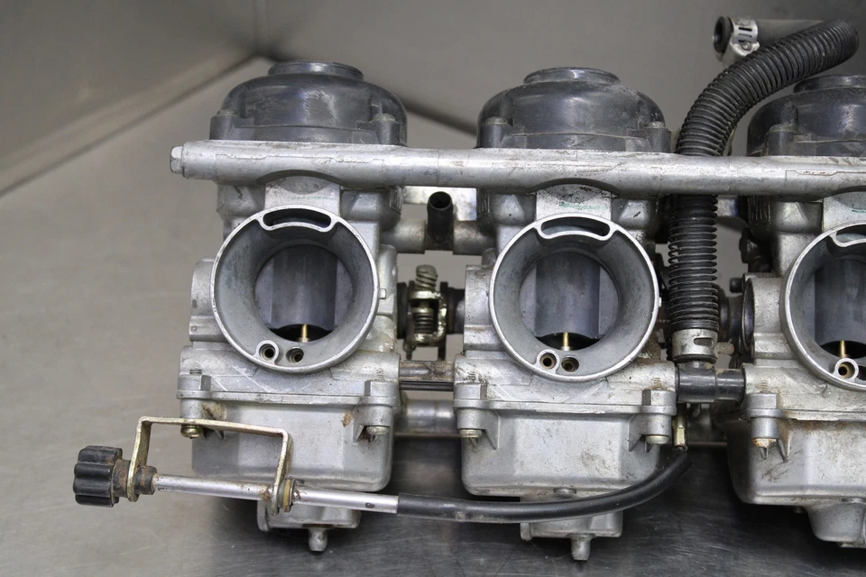 96-03 SUZUKI BANDIT 600 CARBS CARBURETORS DAMAGED Foto 2 de 4