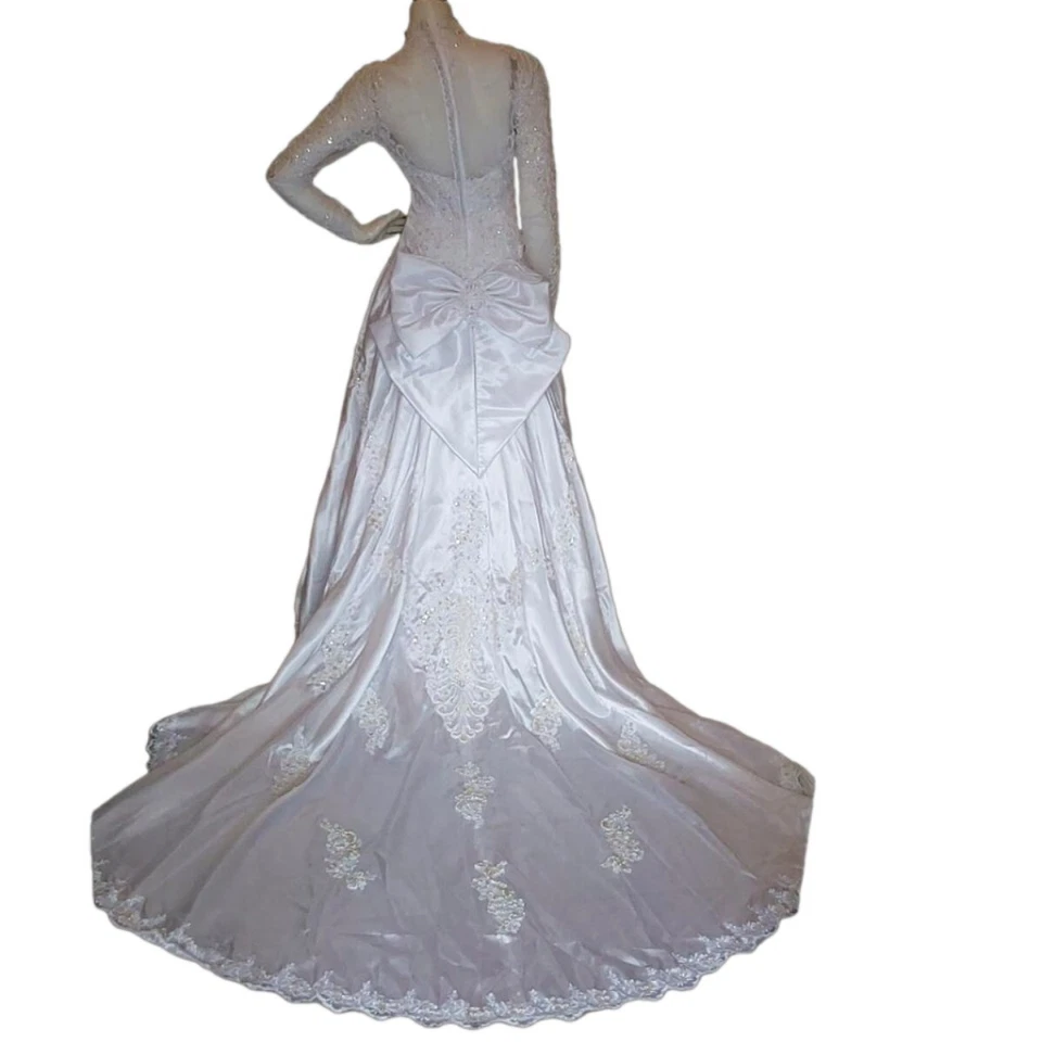 VESTIDO DE NOVIA NINA BALDUCCI VINTAGE ALTO BAJO TREN PAVO REAL TALLA 6 Foto 4 de 4