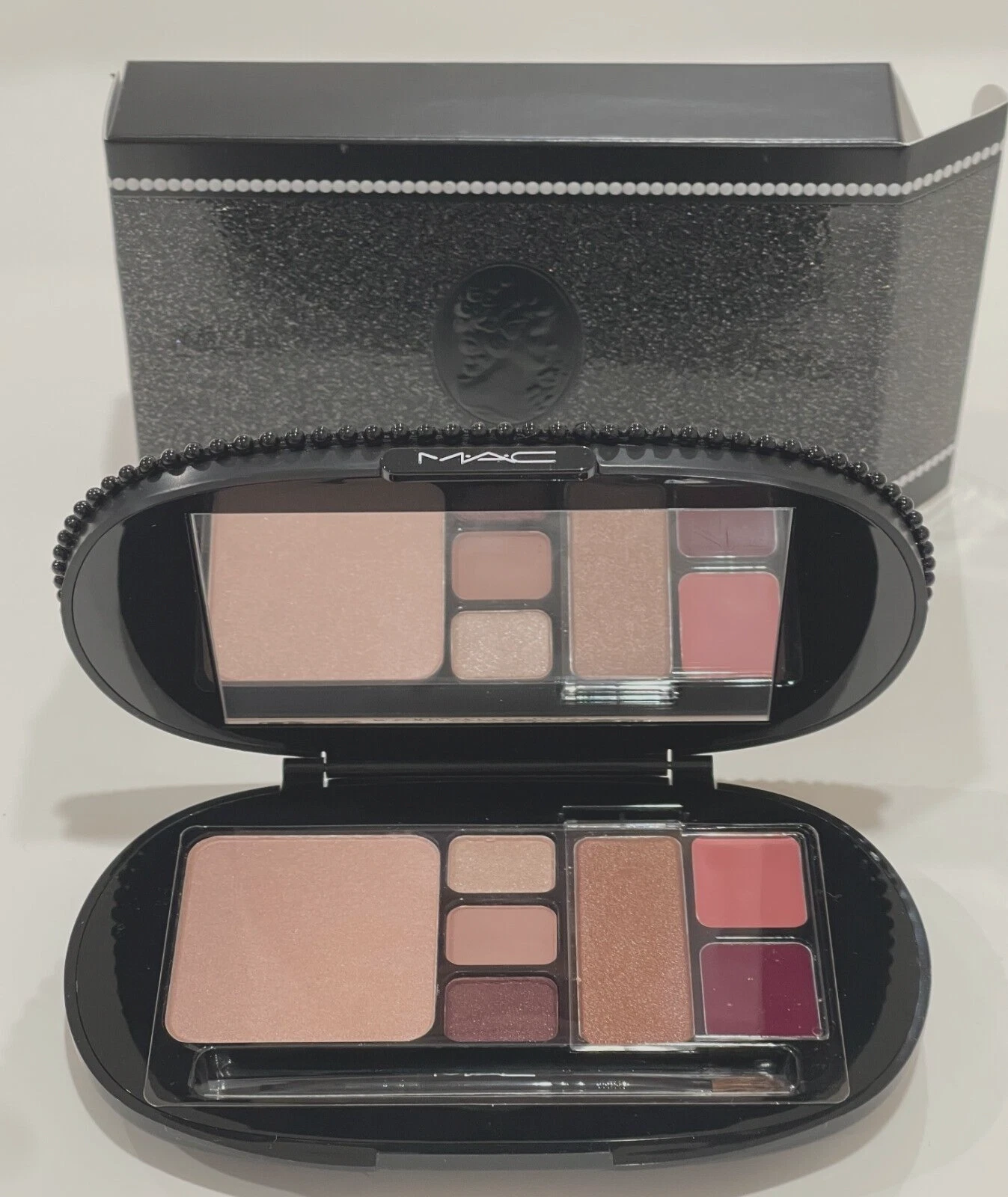 MAC Keepsakes Natural Face Palette Complete Gezichts Set New In box
Opens in a new window or tab