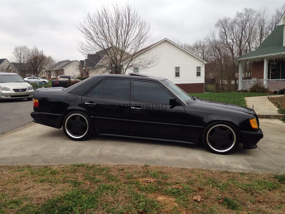 Juego de paneles de cenefa faldones laterales (se adapta a Mercedes Benz W124 sedán y vagón AMG) Foto 3 de 4