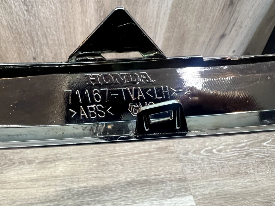 Extensión de rejilla moldeada LH 2021-2022 Honda Accord OEM 71167-TVA Foto 3 de 4