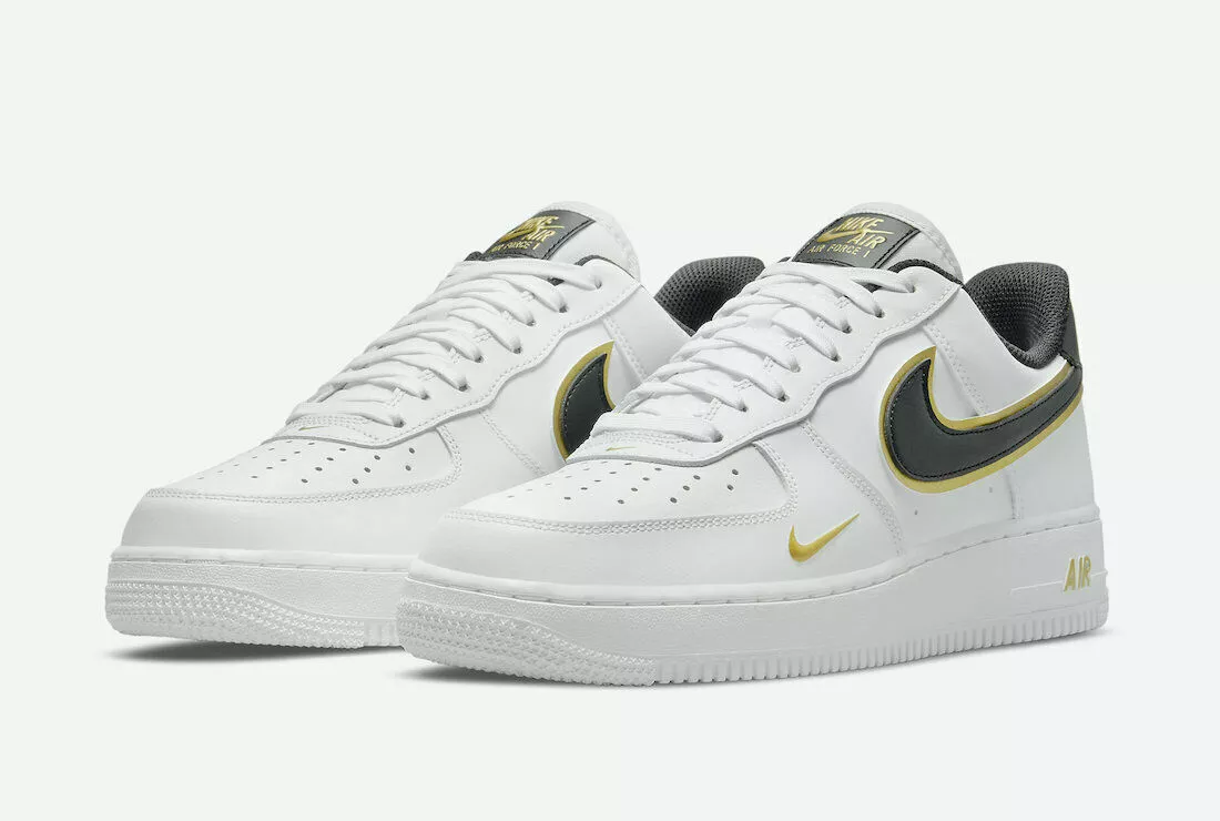 Nike Air Force 1 '07 sneakers in white and gold metallic