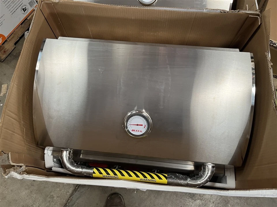 Parrilla de acero inoxidable Bull Outlaw de gas natural NG 4 quemadores incorporada - Modelo 26039 Foto 2 de 4