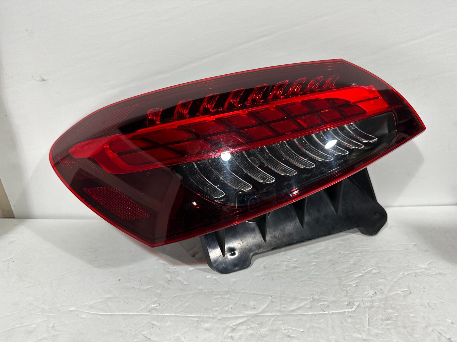 2021-2024 MERCEDES-BENZ E-CLASS W213 LEFT SIDE DRIVER SIDE TAIL  