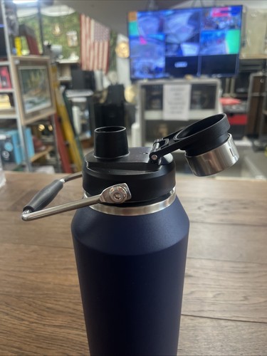 Caterpillar Thermos - Picture 4 of 4