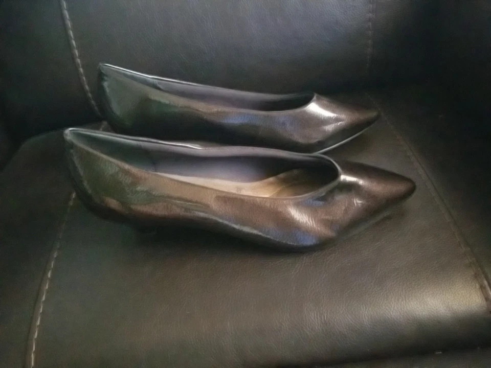 Zapatos de vestir para mujer SoftStyle marrón talla 7W (41W) Foto 4 de 4