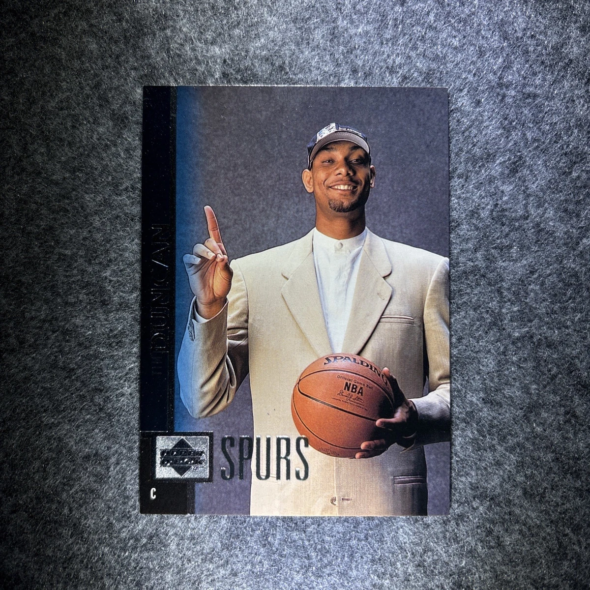Upper Deck Tim Duncan Basketball Rookie Sports Trading Cards