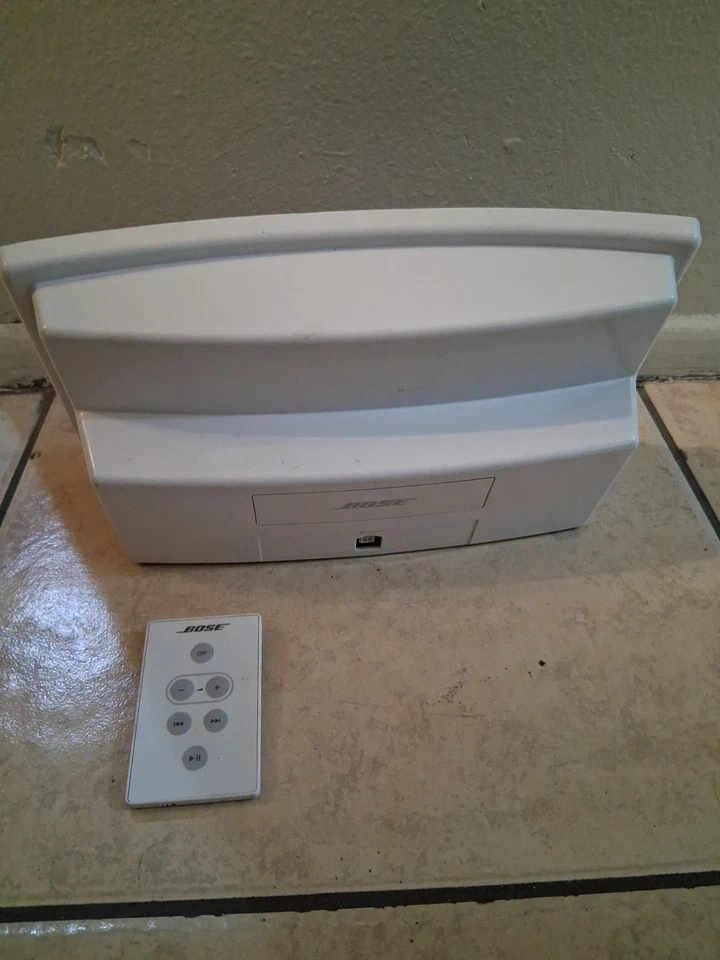 Bose SoundDock Series Digital Music System White W/ Remote Works/Tested - Image 3 of 4