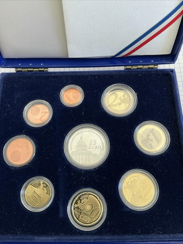 Coffret Pieces EUROS FRANCE 2007 BELLE EPREUVE+PIECE EN ARGENT - Photo 2/3