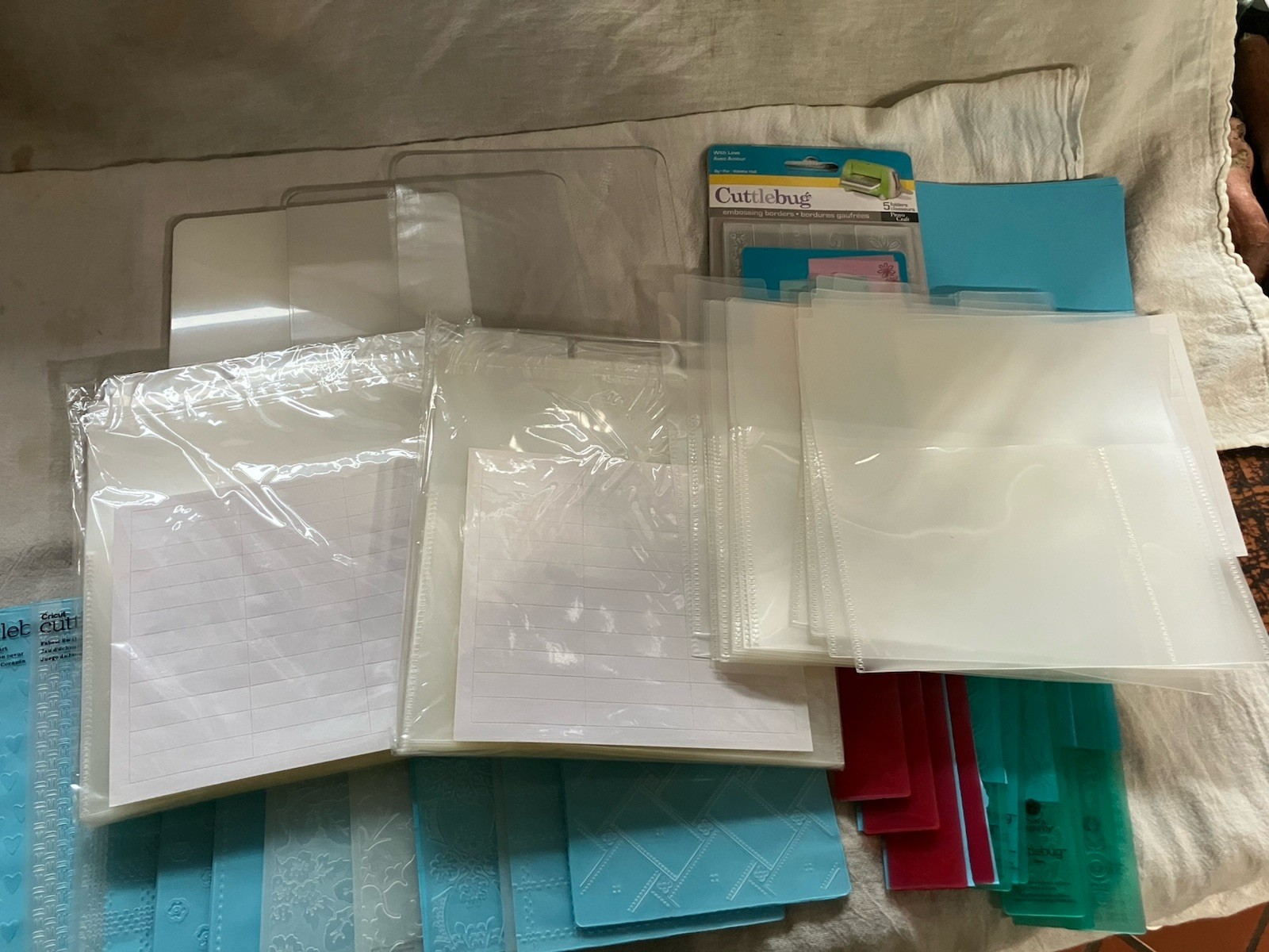 30+ Piece Large Lot Of Anna Griffin Cricut Cuttle Bug  Embossing Borders & Cards