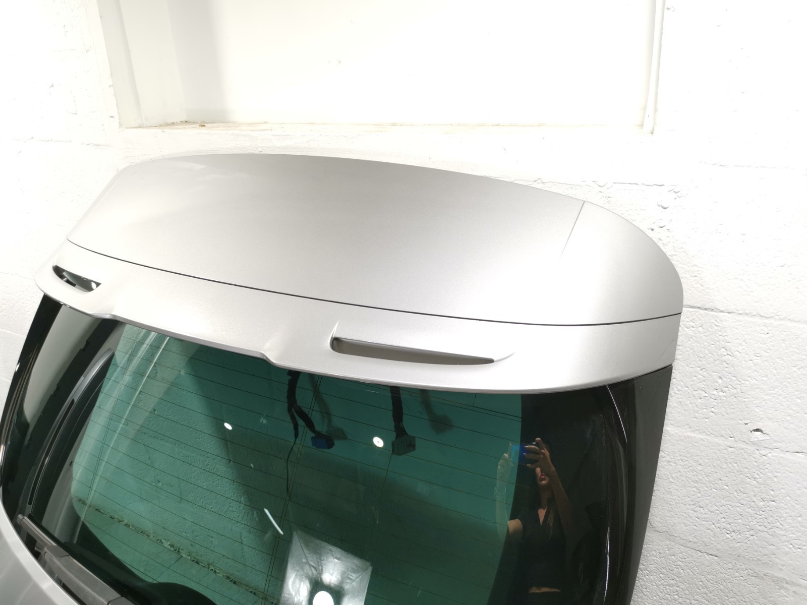 Maserati Levante 3.0 L AWD 2017 Rear Full Complete Trunk Tailgate Silver Color