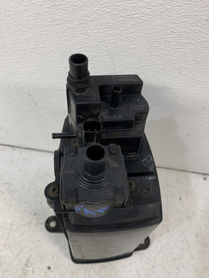 20022004 Honda CRV CRV charcoal EVAP can fuel vapor canister SMOG DEQ