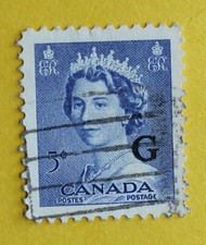 Canada 5 cent stamp 1953 MNH #037 Queen Elizabeth II Karsh Portrait G Overprint