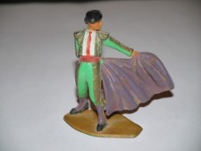 FIGURINE STARLUX CORRIDA TORÉADOR MULETA MAUVE EN ARRIÈRE PANTALON VERT