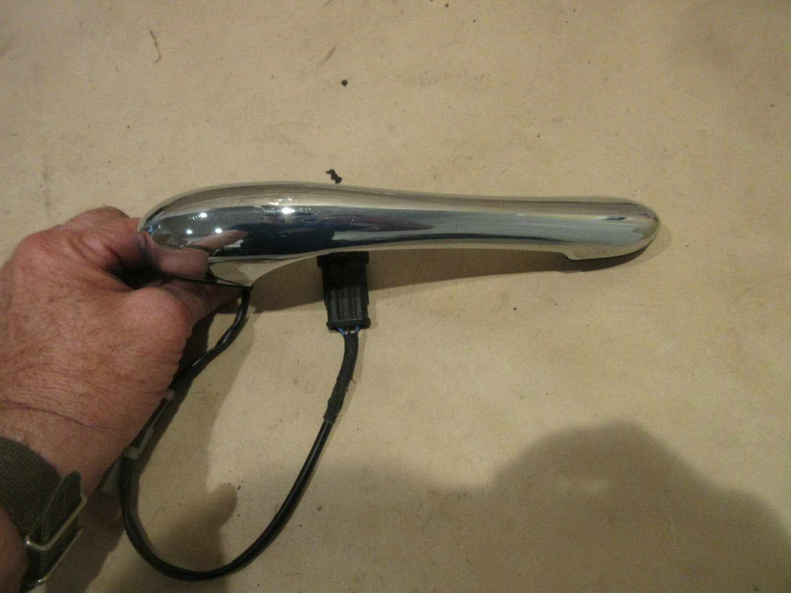 Maserati Quattroport 05-06 RH Outer Door Handle Front Or Rear  P/N 68808800