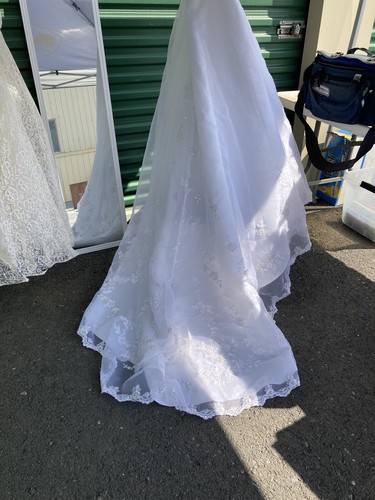 White Wedding dresses size 14 - Picture 6 of 9
