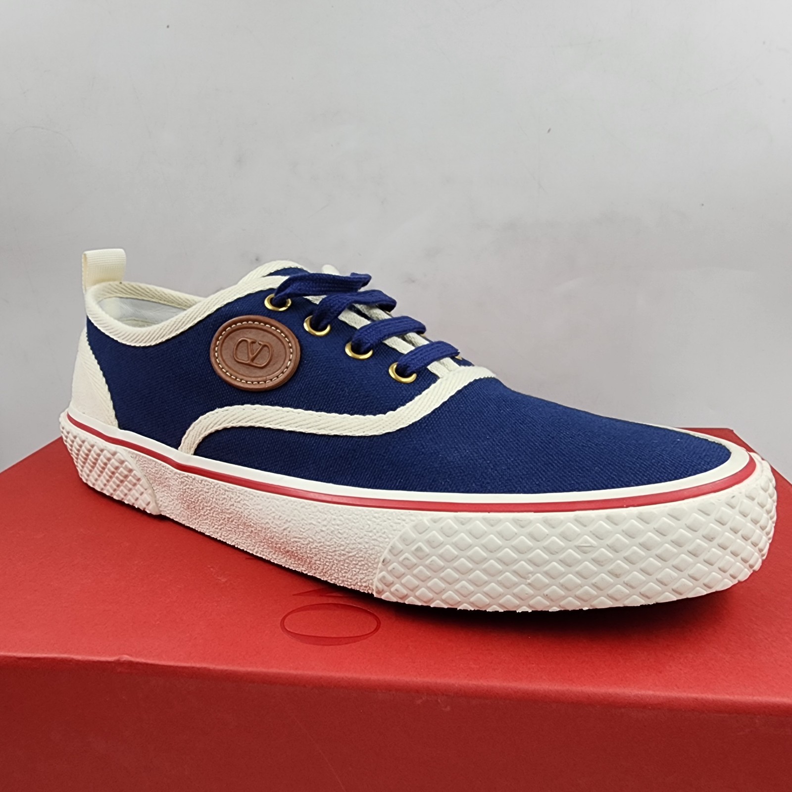 Valentino Garavani Nojoke V Logo Low Top Sneakers Men 43.5 Indigo/Ivory Lace Up image 2
