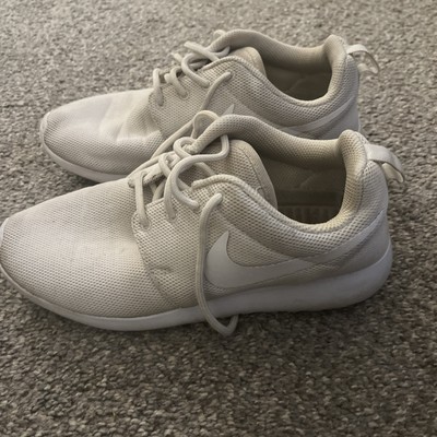 nike roshe one white womens