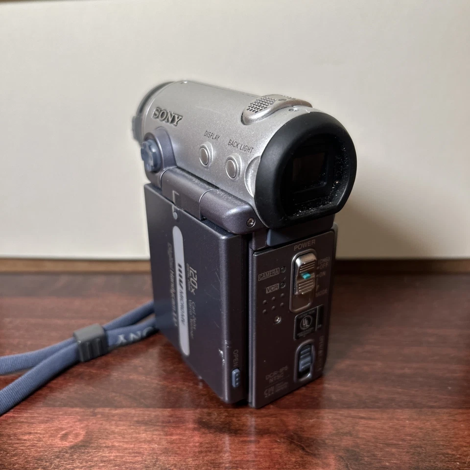 Sony Handycam MicroMV Camcorder DCR-lP5 Video Camera Powers On - Untested - Image 2 of 4