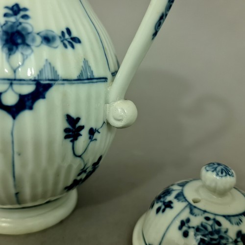 M3040 Barocke Meissen Kaffeekanne, „Strohblumen“, gebrochener Stab, um 1750 - Picture 9 of 12