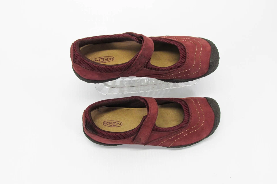 Zapato Keen Mujer Mercer Talla 7.5M Rojo Mary Jane Plano Usado muy buen estado Foto 2 de 4