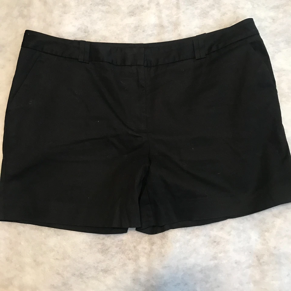 Worthington Shorts Size 16 Black Modern Fit Dressy Occasions Stretch Mid Length - Image 3 of 4