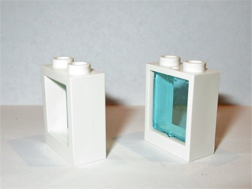 LEGO-2x FINESTRA 1x2x2-FLAT FRONT-VETRO TRANS-LIGHT BLUE-60592c02-60592-BIANCO - Foto 2 di 7