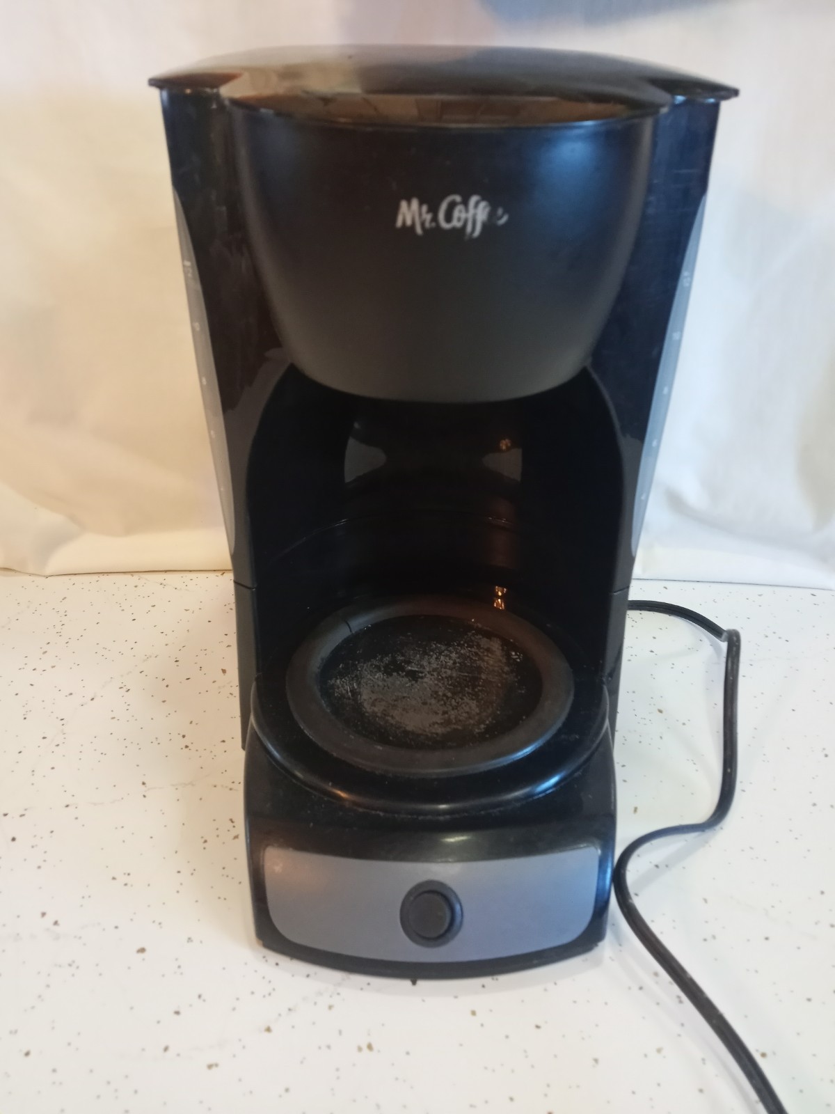 No Carafe, No Brew Basket Read Info