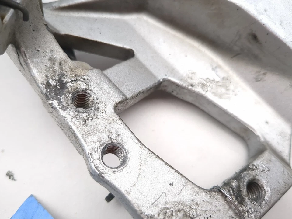 06-12 Yamaha FJR 1300 lado derecho conductor pasajero estriba Foto 4 de 4