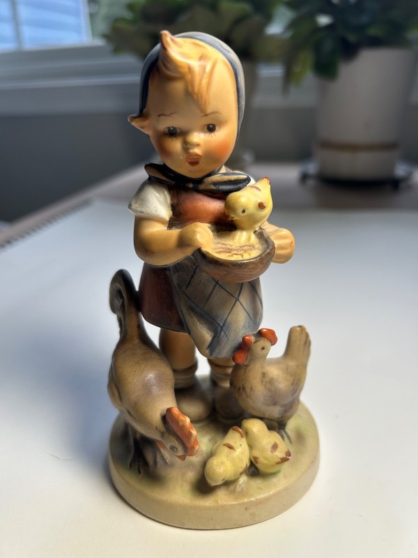 Hummel #199/0 Feeding Time 1948 W Germany Goebel Figurine