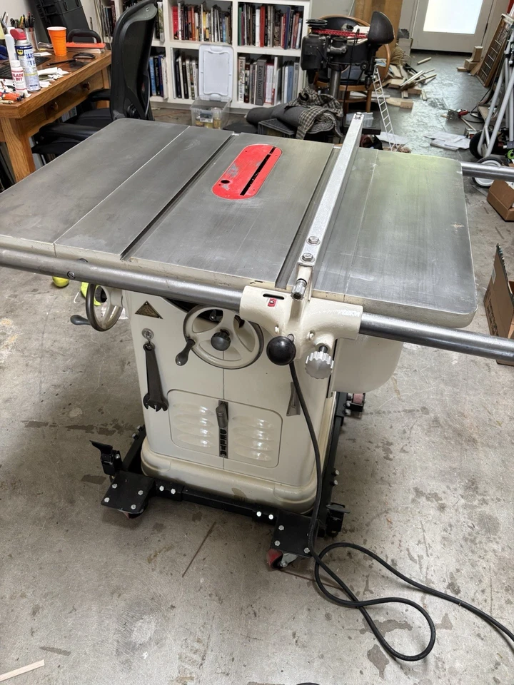 Delta Unisaw Refurbished 1HP Single Phase Table Saw - Image 2 of 4