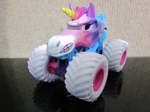 Monster Jam Sparkle Smash Series 28 1/64 Diecast Truck Pink Purple Blue White