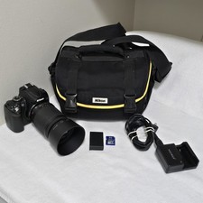 Nikon D5000 DSLR Camera Bundle 12.3MP w/ 55-200mm VR Lens Tested Works READ