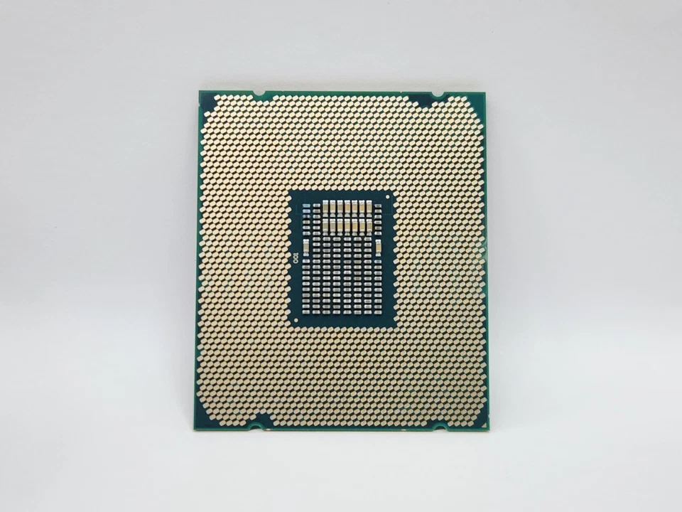 Procesador CPU Intel Core i9-7980XE SR3RS 2,60 GHz 18 núcleos 24,75 MB LGA2066 165 W Foto 3 de 4